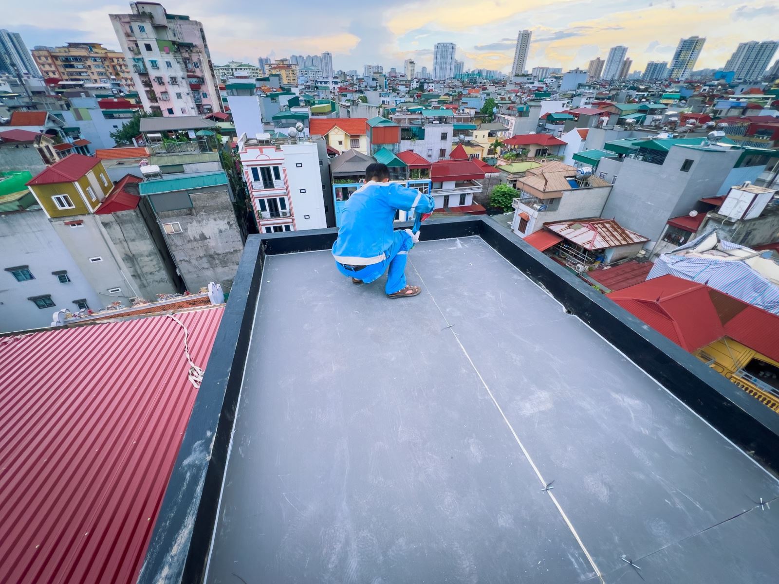 Thi công chống nóng: Hướng dẫn chi tiết cho tường và mái nhà 3 quy trinh thi cong chong nong
